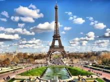 Skip-the-line Eiffel Tower Ticket with Audio Guide