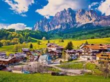 houses-on-hillside