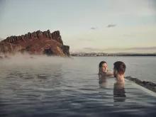 couple_in_lagoon