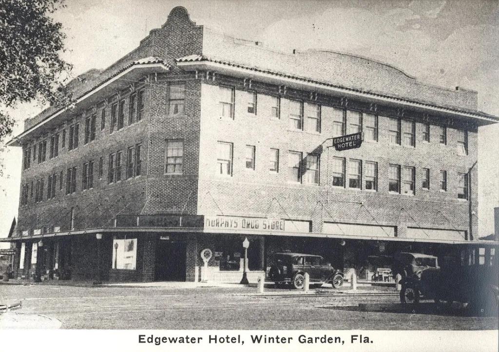 A black and white photo of the Edgewater Hotel in 1927