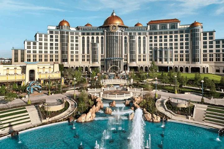 Universal Helios Grand Hotel