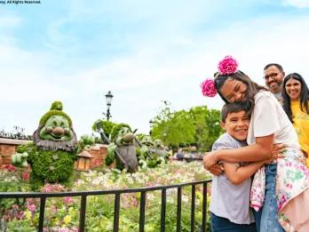 Familie beim International Flower & Garden Festival