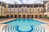 Outdoor pool at the Aparthotel Adagio Serris Val d'Europe