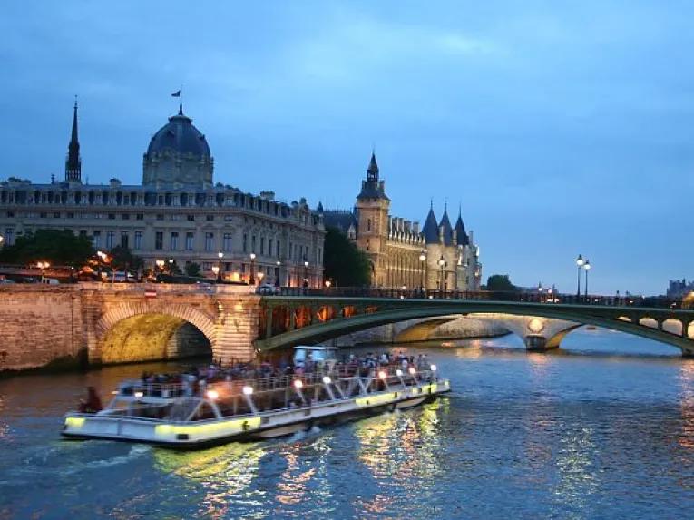 Eiffel Tower Dinner, Seine River Cruise and the Moulin Rouge