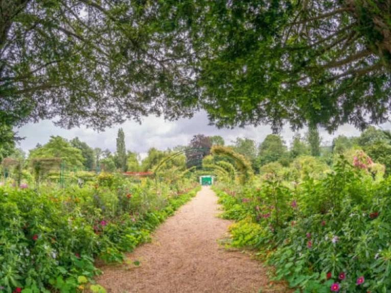 Giverny Half Day Tour with Audio Guide from Paris