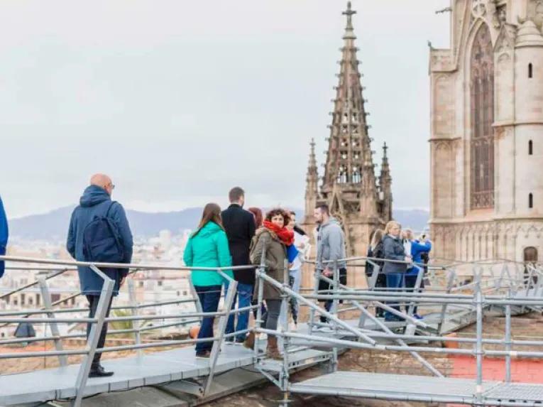 Barcelona in a Day: La Sagrada Família, Casa Milà, Historic Center & Cathedral Rooftop