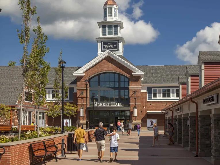 Woodbury Common Premium Outlets Shopping Tour