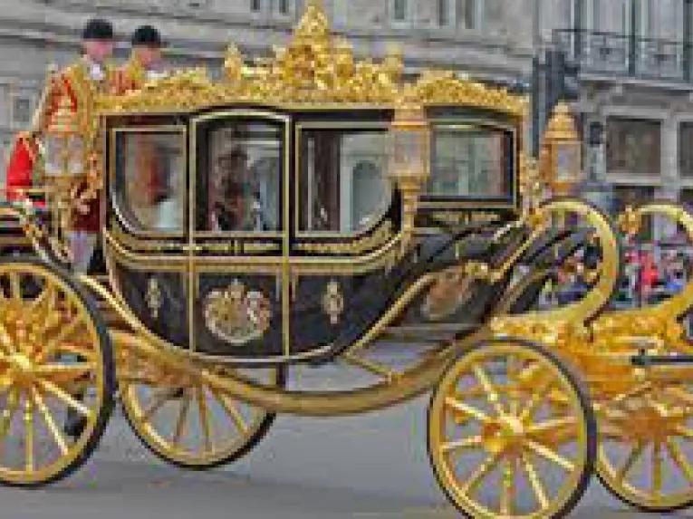 Buckingham Palace with Royal Mews Tickets