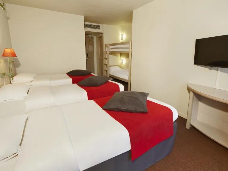 Campanile Val de France Room