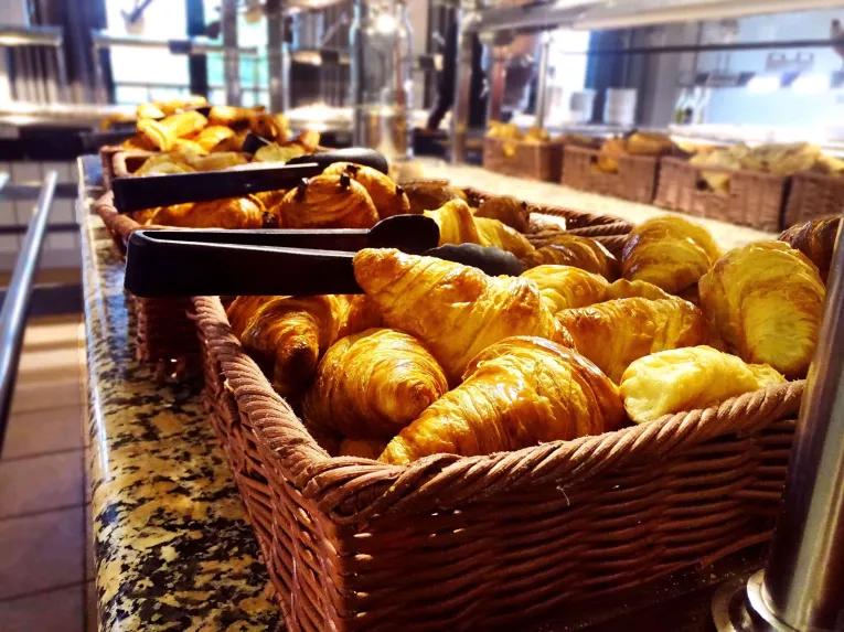 Campanile Val de France Breakfast