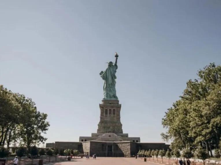Fully-Guided-Statue-of-Liberty-Tour-with-Ellis-Island