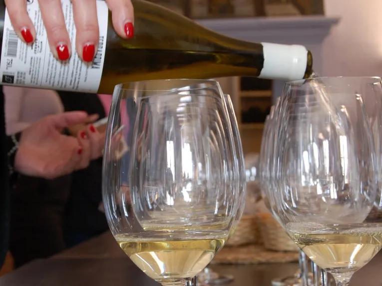 pouring-wine