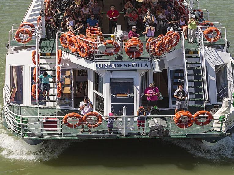 cruise-boat