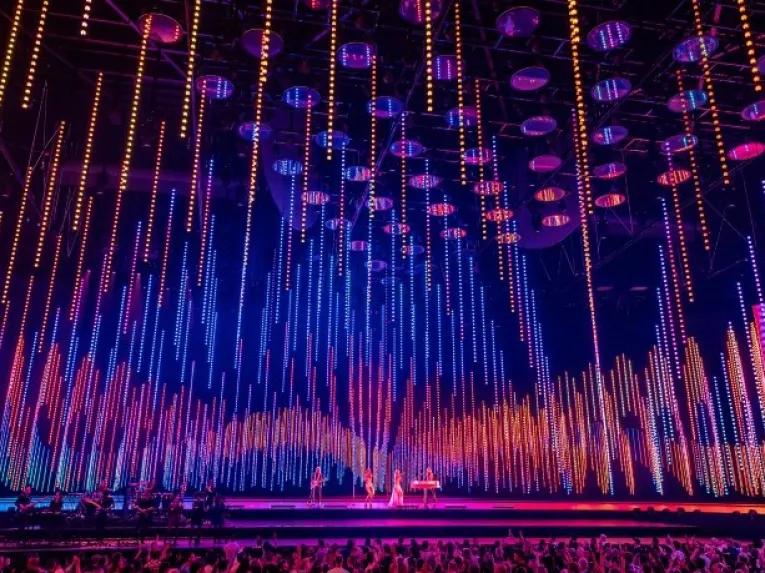 lights-on-stage