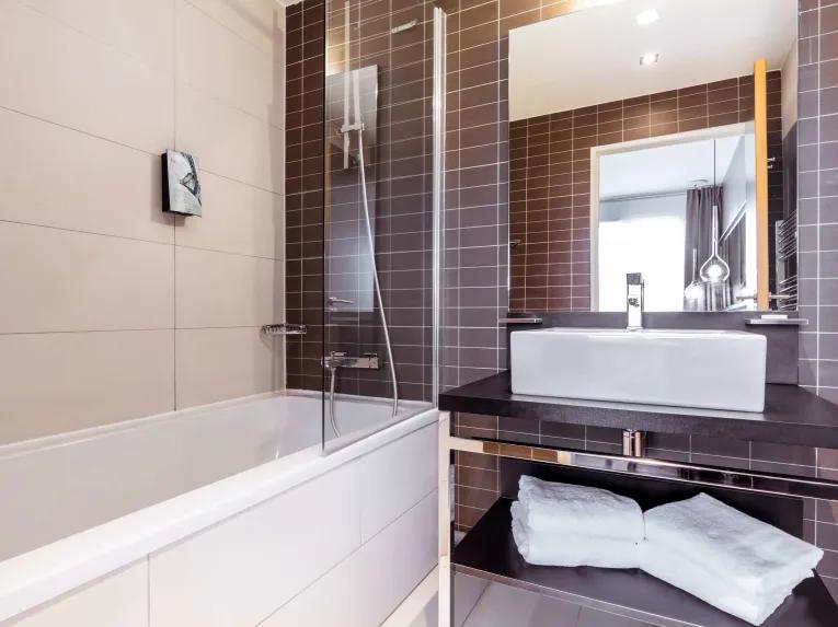 Bathroom interior, Aparthotel Adagio Serris Val d'Europe