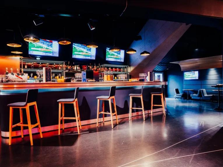 lounge-bar