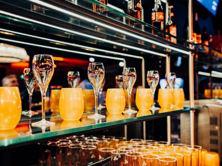 bar-in-lounge