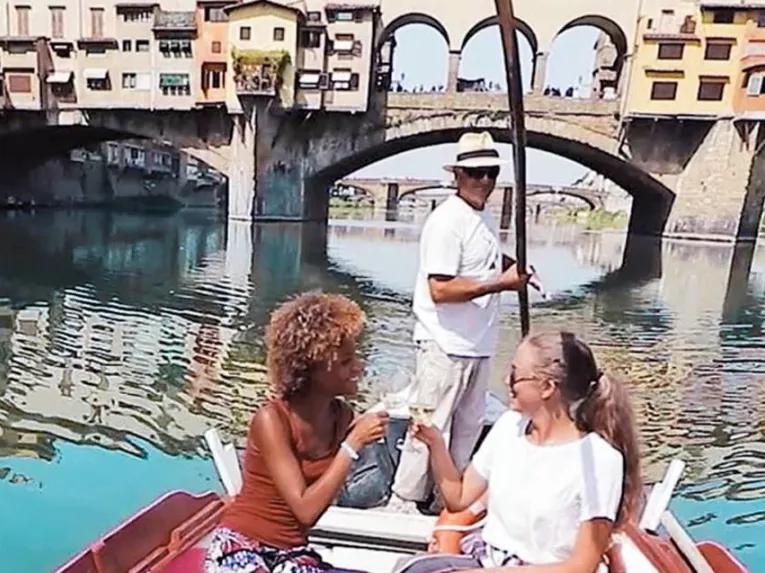 cheers-on-gondola