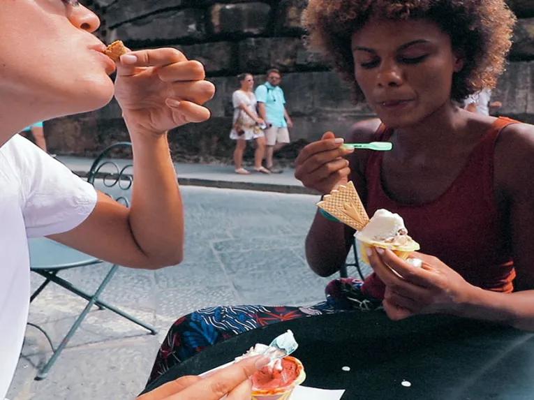 eating-gelato