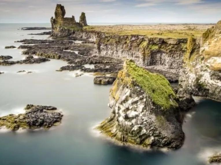 cliff-edge-by-sea