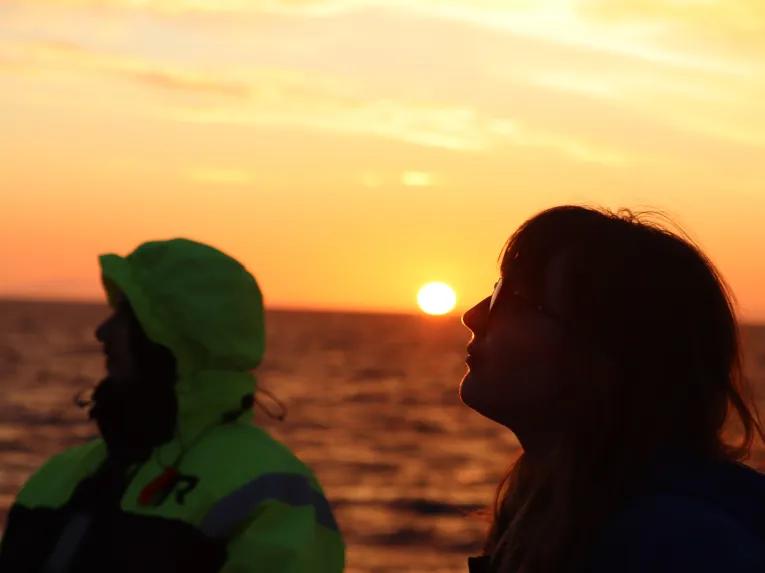 tour-on-boat-sunset
