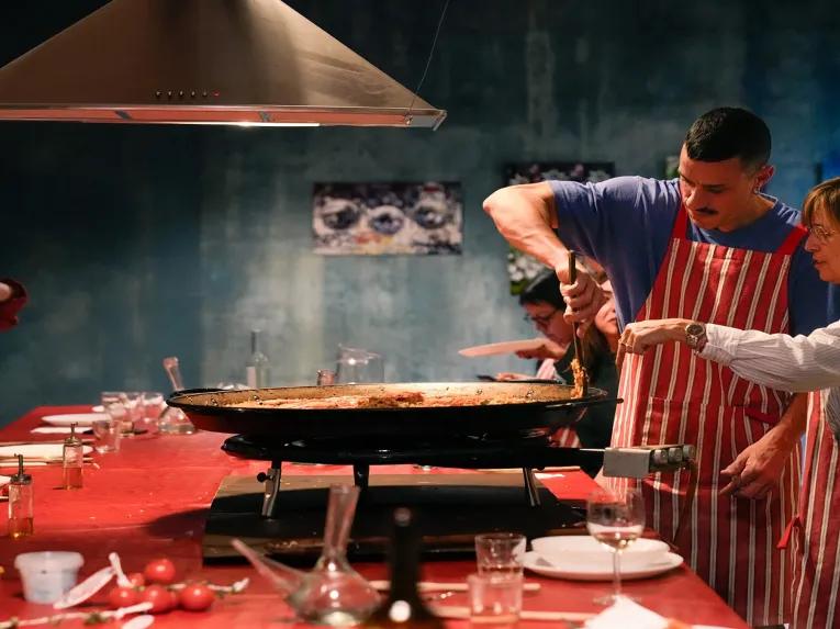 serving paella