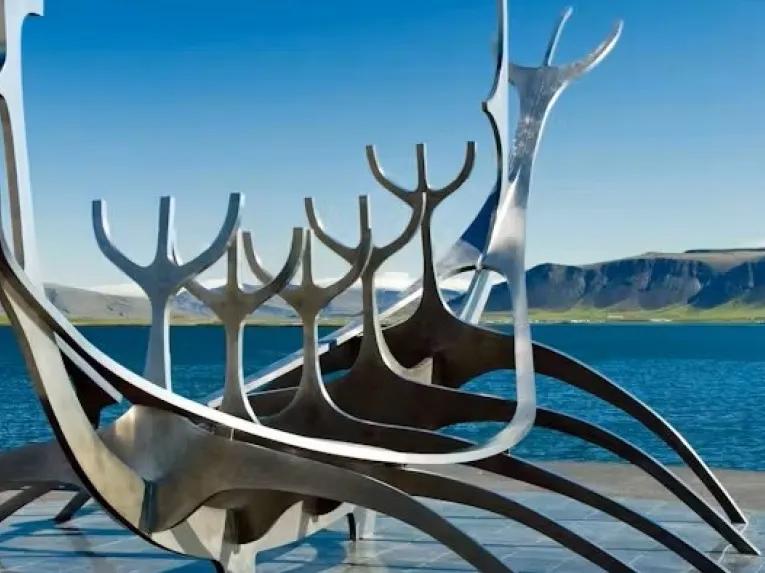 viking-sculpture