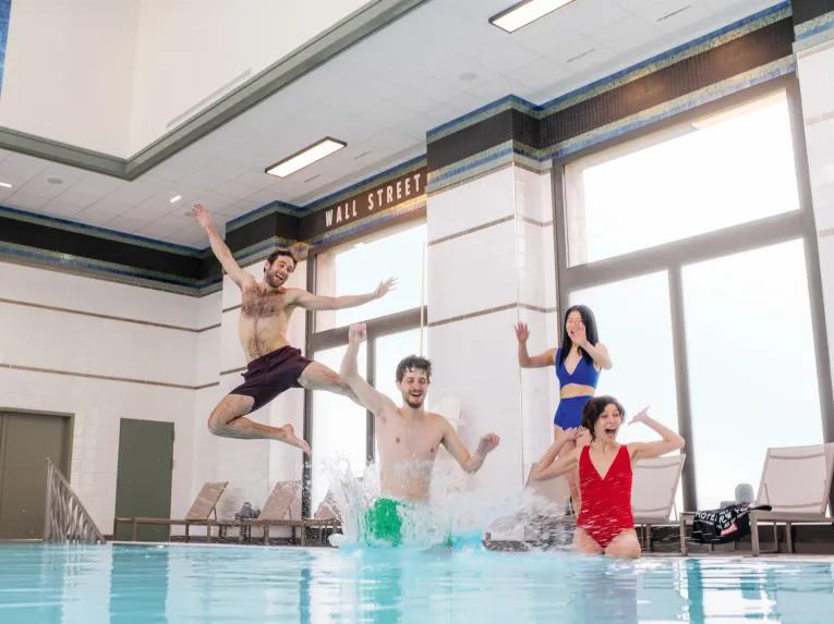 Hotel NY Pool DLP 