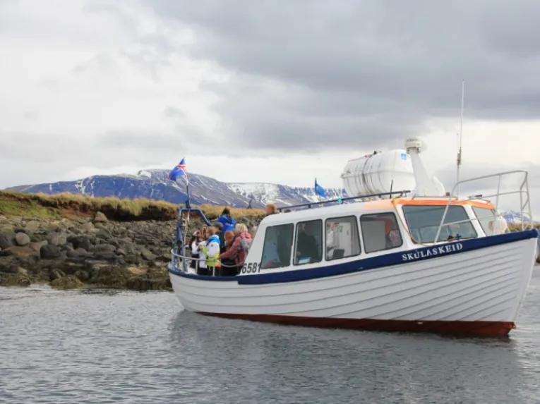 boat-on-water