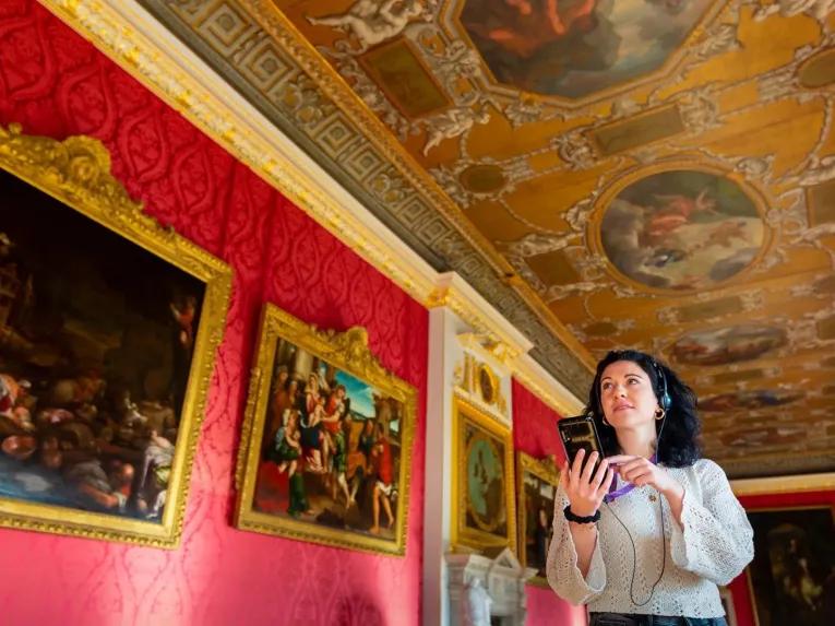 London Kensington Palace & Afternoon Tea