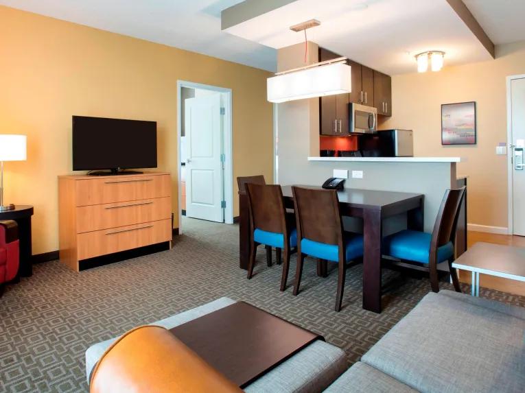 Suite-Living-area