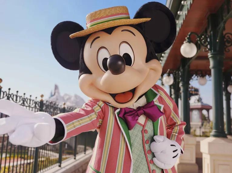 Mickey Adventure Way Disneyland Paris