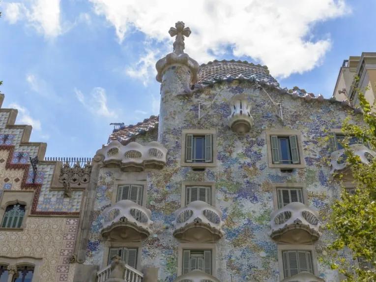 Gaudi Highlights Tour with Casa Batlló & Sagrada Familia
