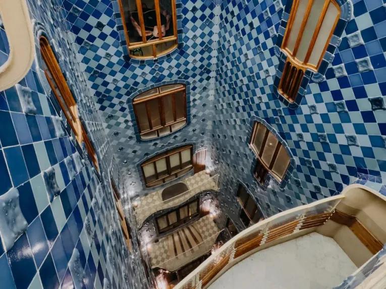 Gaudi Highlights Tour with Casa Batlló & Sagrada Familia