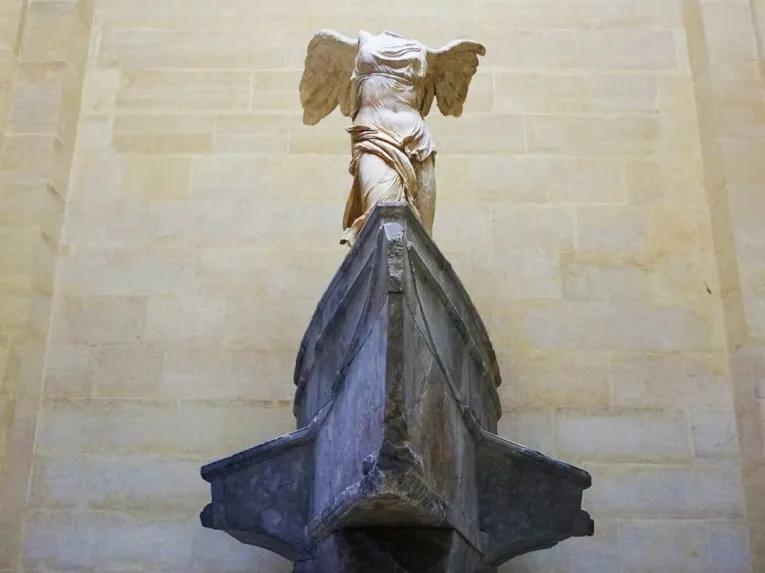 Winged_Statue