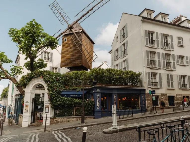 Paris Half-day Tour: Top Landmarks Guided Tour with Seine Cruise (by WALKS)