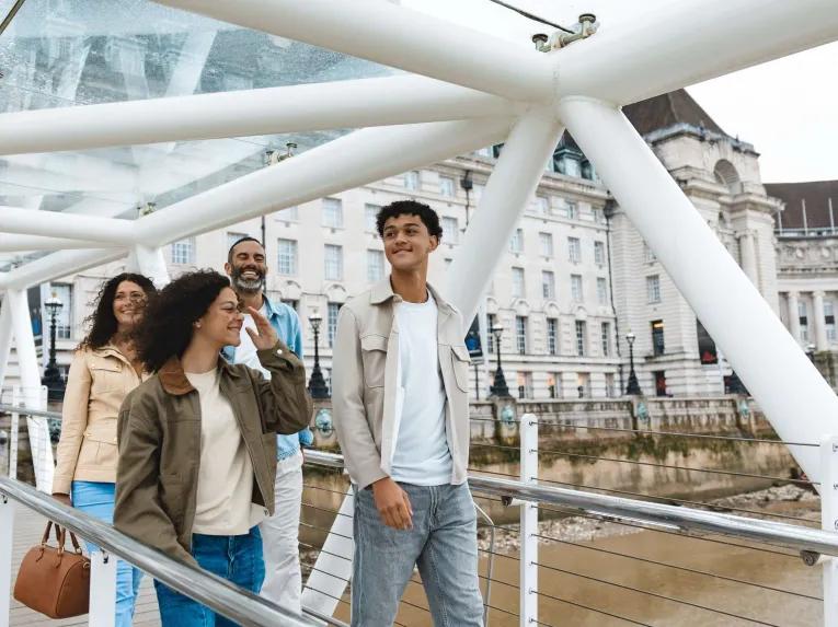 LE River Cruise