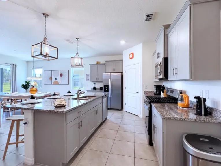 Solterra (24400) 5-bedroom Villa in Davenport