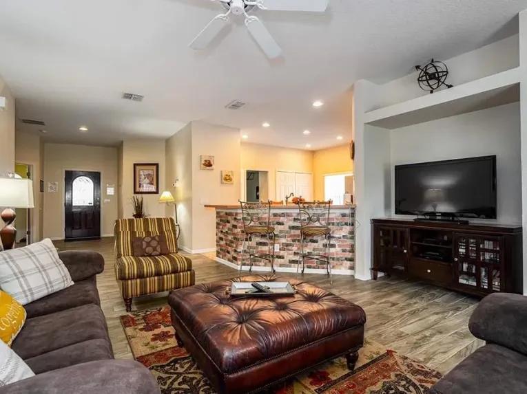 High Grove (29680) 4-bedroom Villa in Clermont