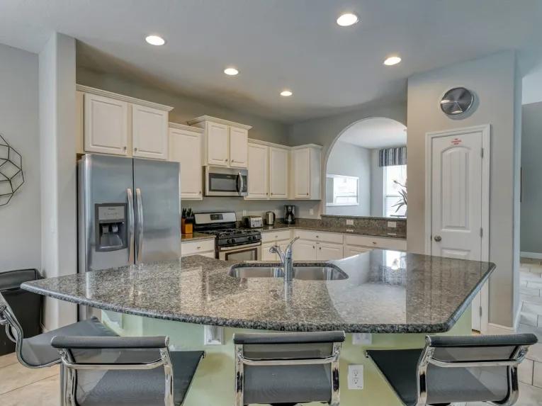 Solterra (7076) 6-bedroom Villa in Davenport