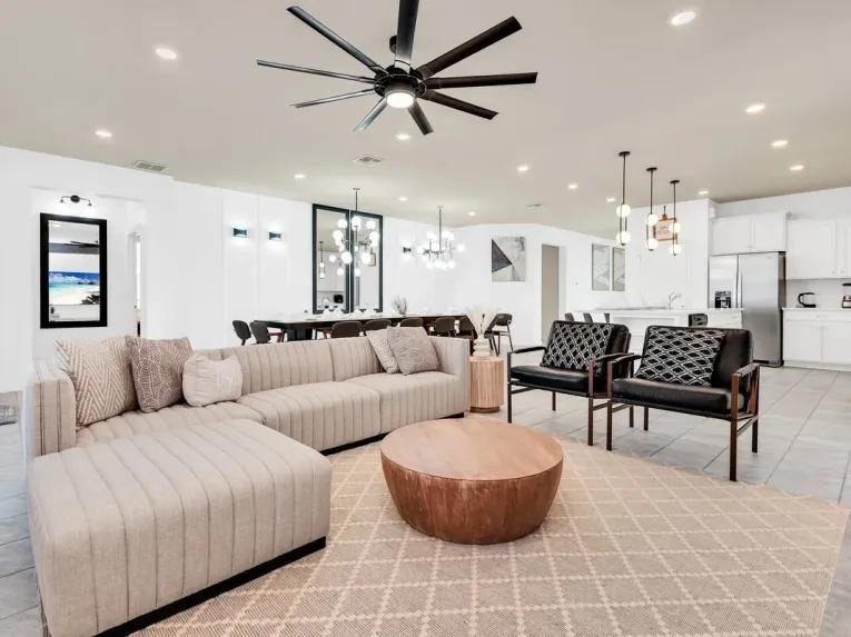 Windsor Island (24901) 8-bedroom Villa in Davenport