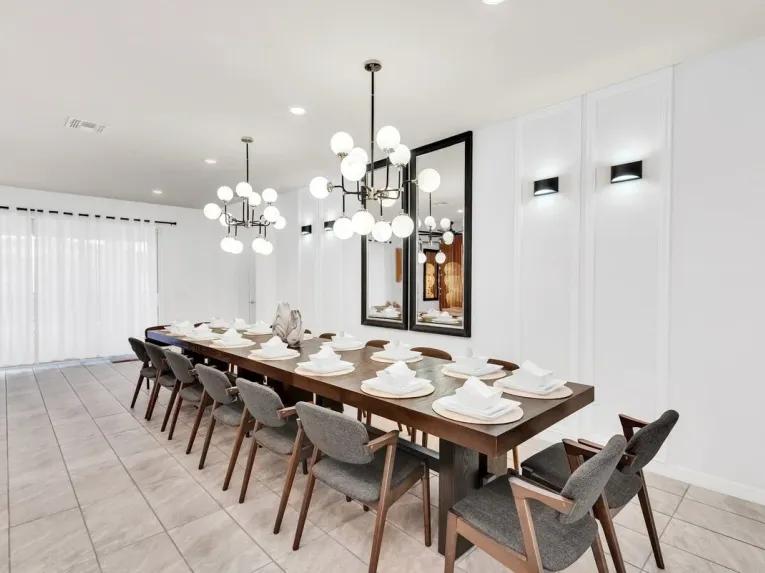 Windsor Island (24901) 8-bedroom Villa in Davenport
