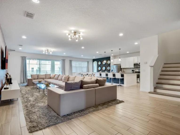 Solterra (7733) 14-bedroom Villa in Davenport