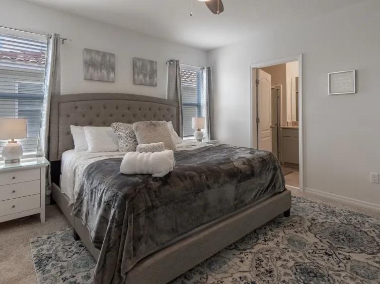 Solterra (5732) 6-bedroom Villa in Davenport