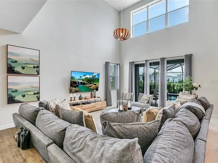Storey Lake (5985) 5-bedroom Villa in Kissimmee