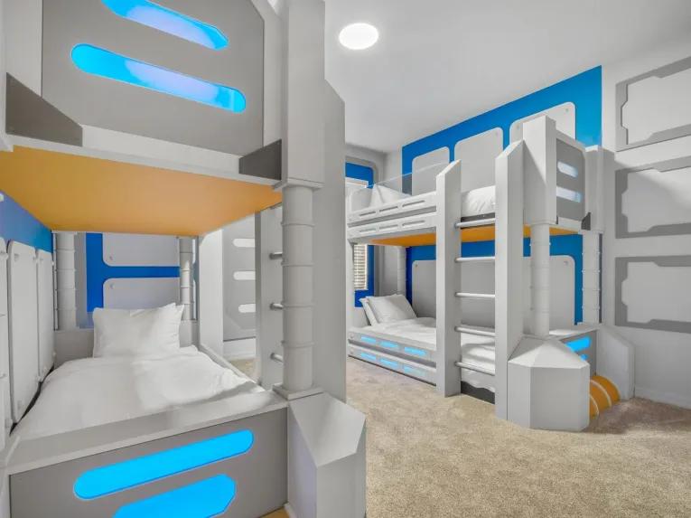 Solterra (7733) 14-bedroom Villa in Davenport