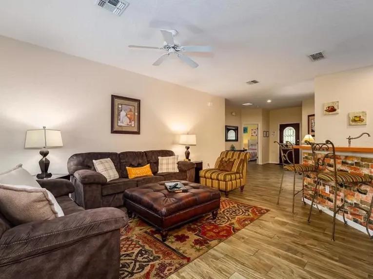 High Grove (29680) 4-bedroom Villa in Clermont