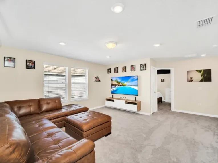 Solterra (6139) 5-bedroom Villa in Davenport