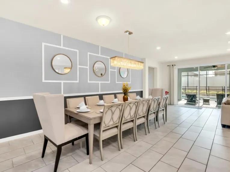 Windsor Island (7027) 8-bedroom Villa in Davenport