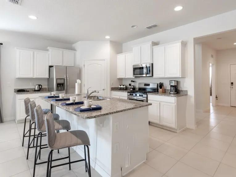 Solterra (5891) 6-bedroom Villa in Davenport